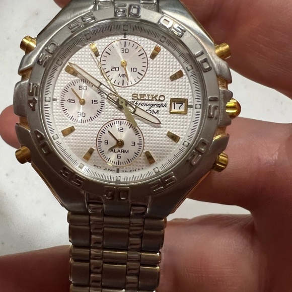 Men's Seiko 7T32-6N6O Alarm Chronograph Wrist Watch - Picture 2 of 6
